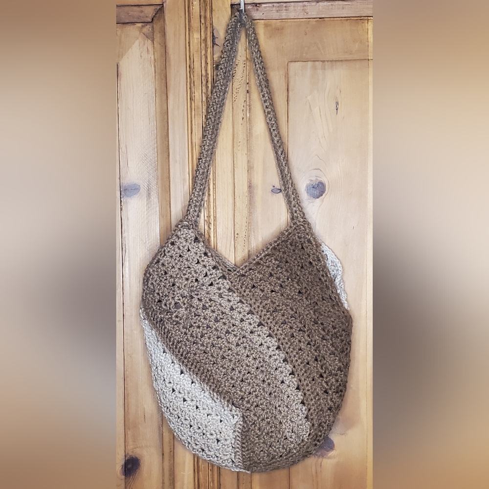 Chic Crochet Shoulder Bag - Tan and Cream